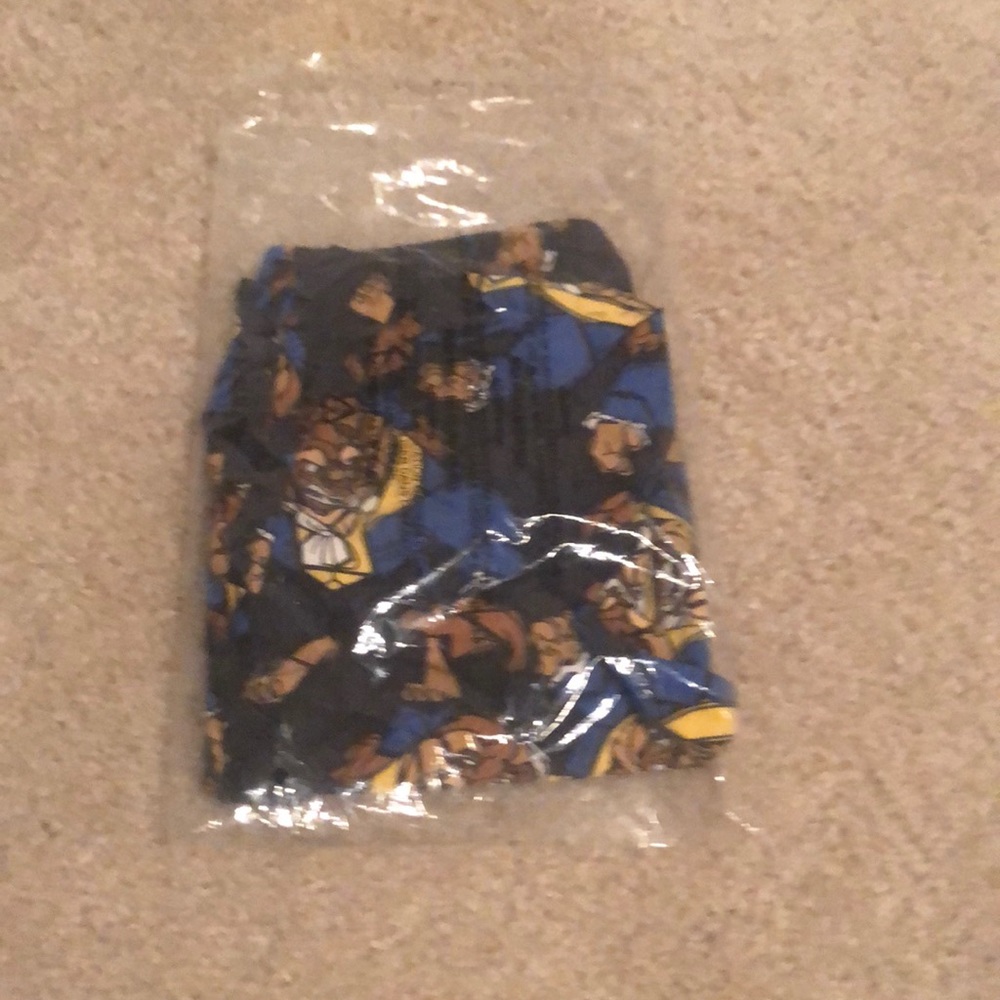 Nwot in bag LuLaRoe Beauty & the Beast OS leggings